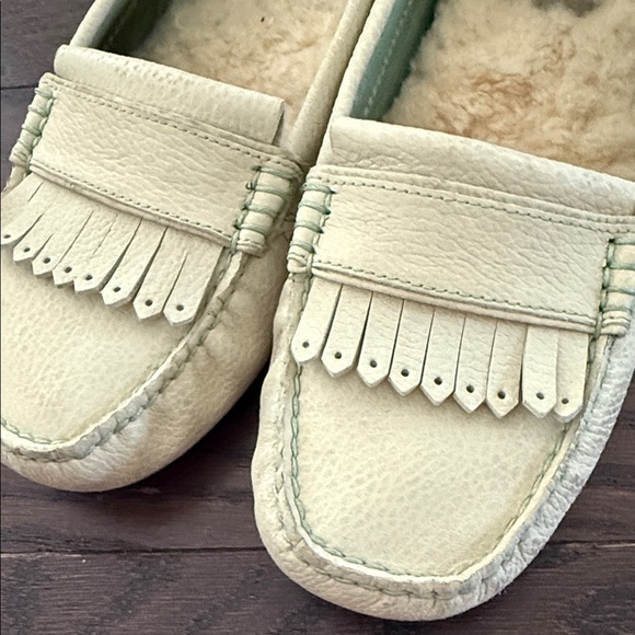 Ugg Women's Cream Loafers Size 9 - Picture 12 of 12